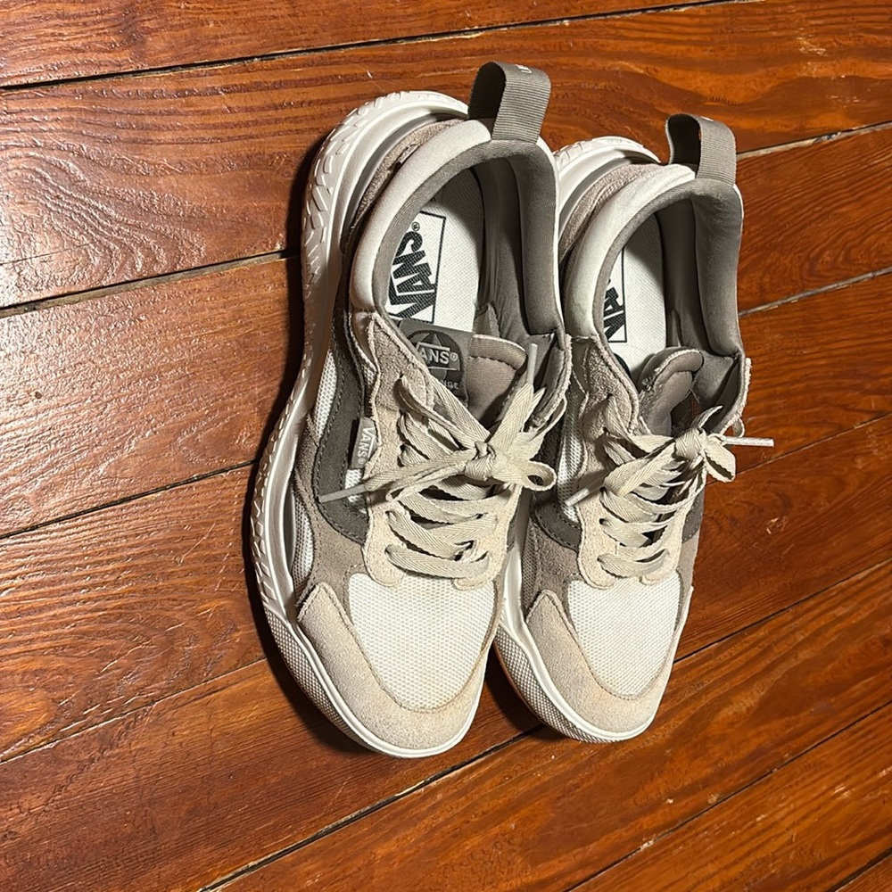 Vans ultra boost gray and white